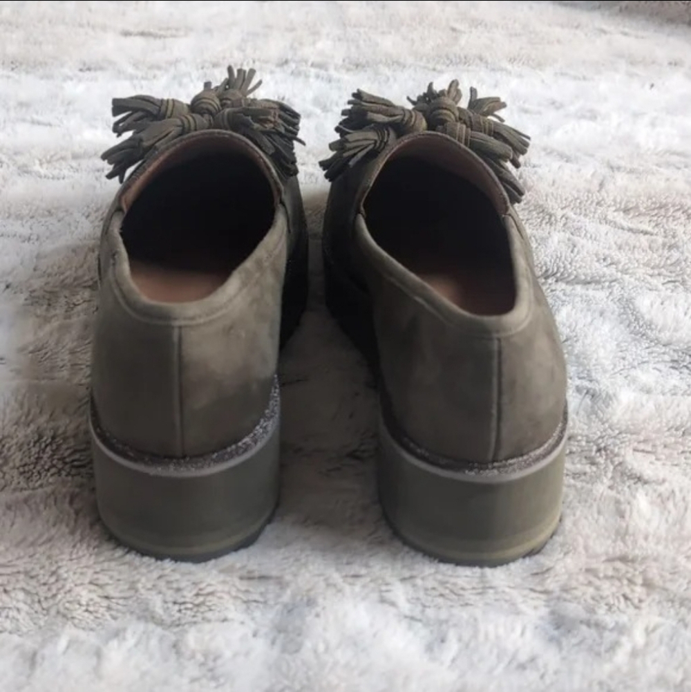 Johnston & Murphy Gracelynn Olive Tassel Platform Loafer - Picture 5 of 7